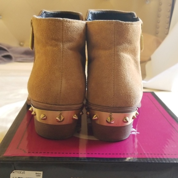 Leather low heel  booties with gold spikes on heel - Picture 3 of 8